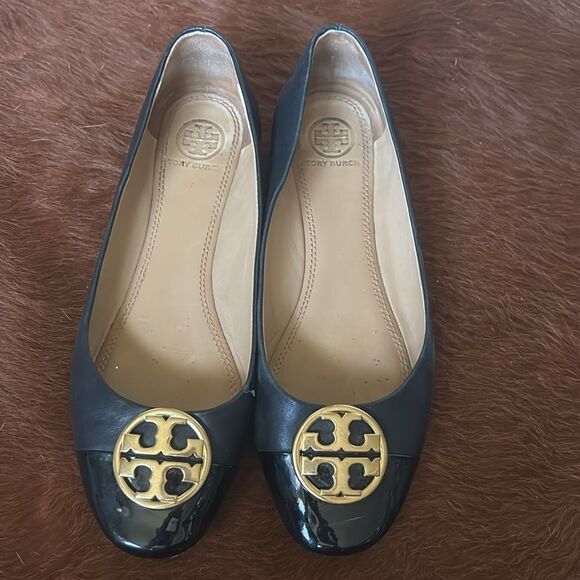 Tory Burch Chelsea Cap-Toe Leather Ballet Flat in Blackk - Picture 4 of 9
